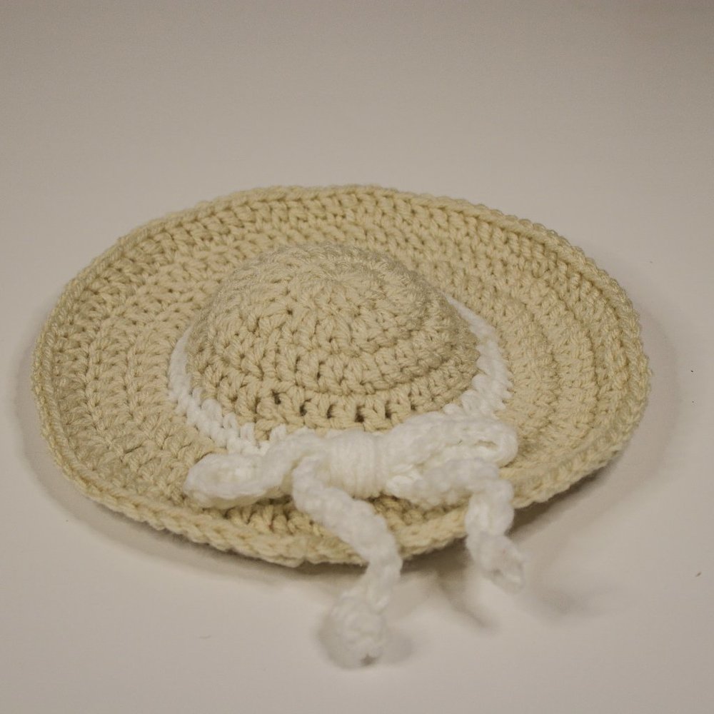 White Sun Hat For Amigurimi Dolls